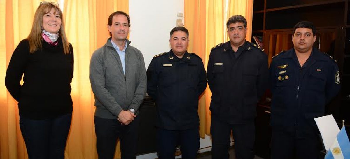 Ariel Sujarchuk recibió a los nuevos jefes policiales de Belén y Matheu