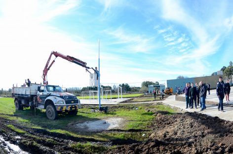 Sujarchuk recorrió obras del distrito. En Matheu, supervisó luminarias y  el polideportivo