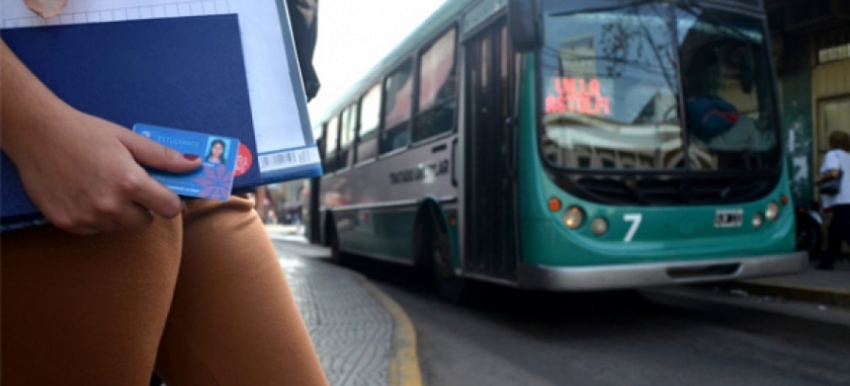 Pilar: proponen que alumnos de primarias y secundarias viajen gratis en colectivos comunales