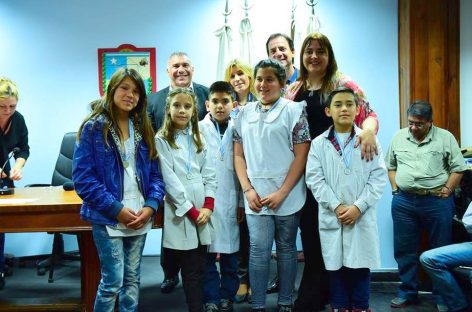 En las instalaciones del HCD,  los alumnos del Concejo y Defensor del Pueblo Infantil sesionaron con la Presencia de Sujarchuk, Jorge Cali y Rocío Fernández