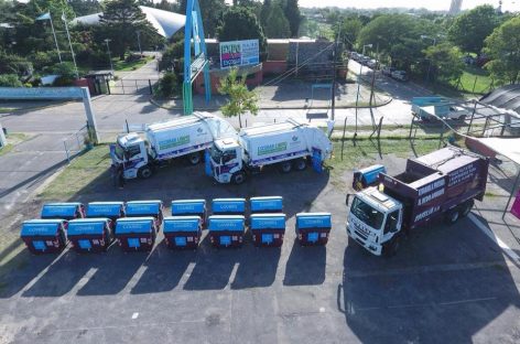 Con la incorporación de dos camiones y cincuenta contenedores se amplió el servicio de recolección de basura a todo el distrito