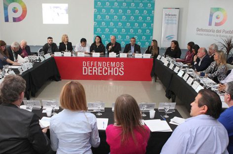 la Defensora del Pueblo de Escobar, Dra. Rocío Fernández, Secretaria General de ADPRA, emitió un comunicado expresando el repudio de los defensores del pueblo de todo el país a la represión en el Congreso