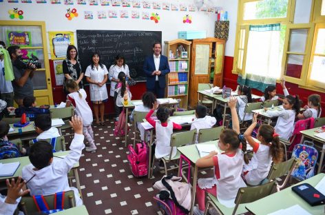 Ariel Sujarchuk dio inicio al ciclo lectivo 2018 en escuelas públicas y privadas