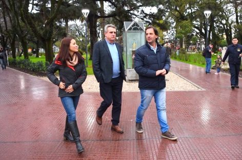 Ariel Sujarchuk recibió en Escobar al diputado Agustín Rossi y recorrieron obras municipales en Garín y en Belén