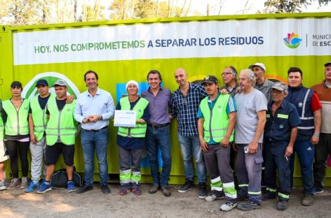 Escobar Sustentable: Ariel Sujarchuk presentó los nuevos contenedores públicos para la clasificación de residuos
