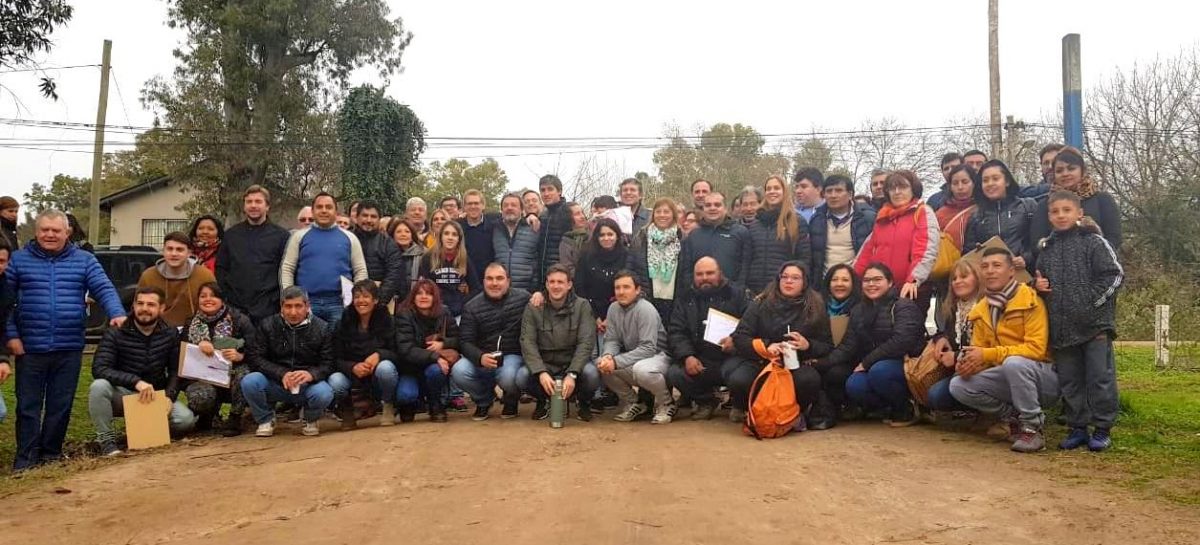 En una nueva jornada de timbreo nacional, el equipo de Cambiemos Escobar salió a recorrer la localidad de Maschwitz