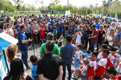 En Loma Verde, Ariel Sujarchuk inauguró el polideportivo municipal y presentó el escudo oficial de la localidad más joven del partido de Escobar