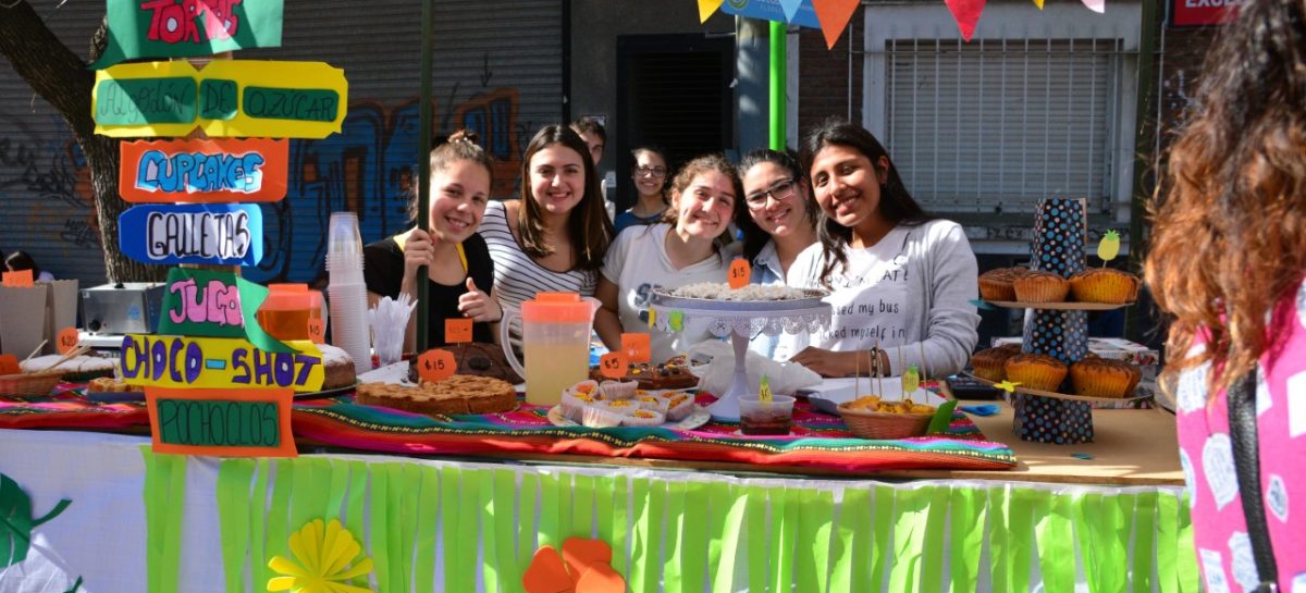 Festejos al aire libre por el Día de la Primavera y del Estudiante en Escobar