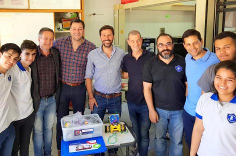 Leandro Costa entregó kits de robótica en la Escuela Técnica 4 junto al Subsecretario de Tecnología e Innovación Fernando Lapolla