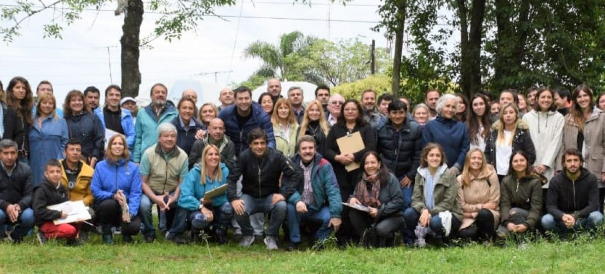 El equipo de Cambiemos Escobar llevó adelante un nuevo timbreo nacional, pese a la lluvia del sábado por la mañana