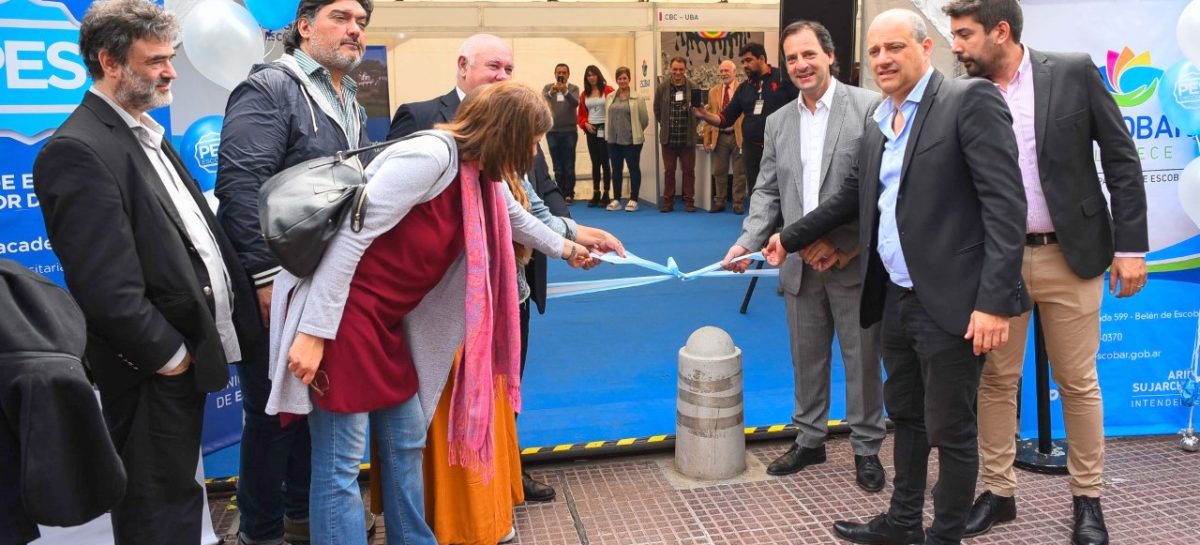 Feria Universitaria: Ariel Sujarchuk inauguró la exposición que reúne toda la oferta educativa del distrito