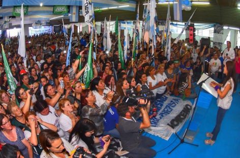 Ante más de 5000 mujeres en el predio floral de Escobar, la diputada Laura Russo convocó a la unidad del peronismo para construir un país con “inclusión y justicia social”