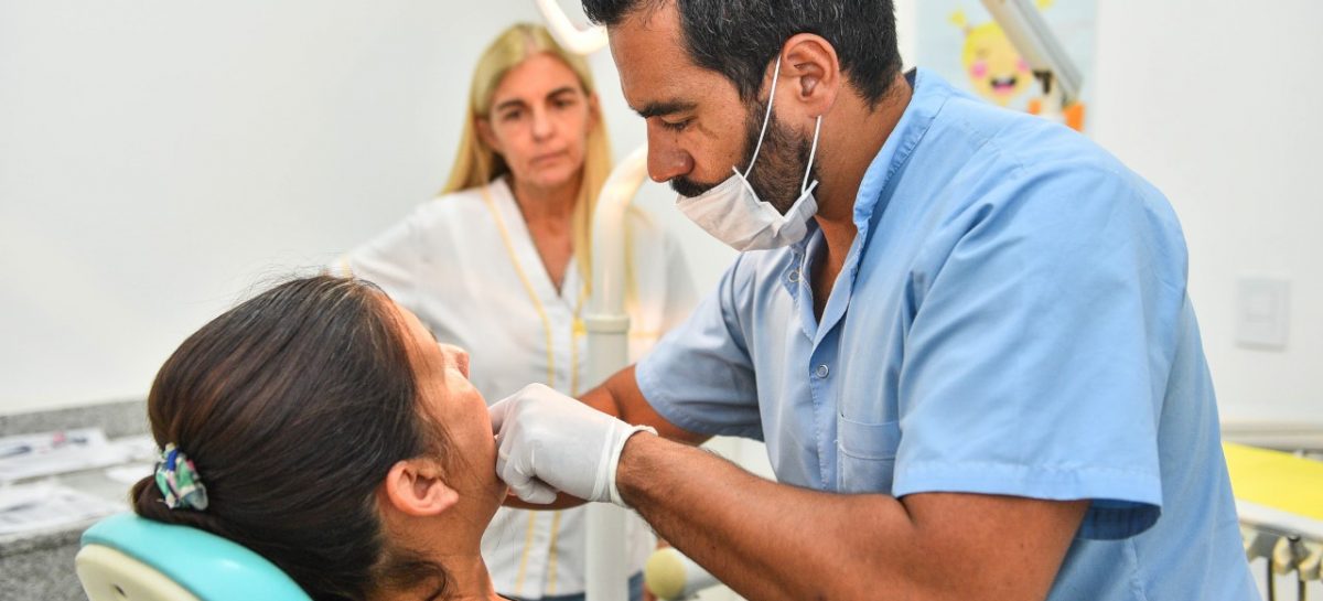 El programa municipal Escobar Sonríe ya entregó más de 1400 prótesis dentales