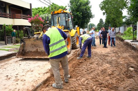 El intendente supervisó obras de repavimentación de la calle Don Bosco, uno de los principales accesos a Belén de Escobar