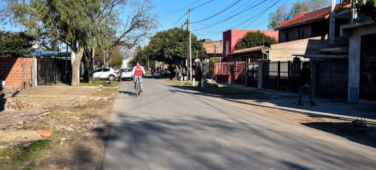 El intendente recorrió nuevos asfaltos y espacios verdes remodelados en distintos barrios de Garín