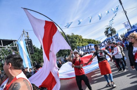 El Microestadio de Garín recibe a River, que trae la Copa Libertadores de América