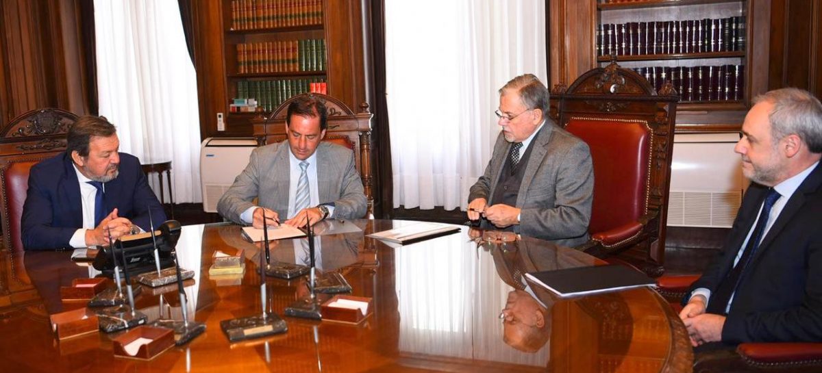 La Municipalidad firmó un convenio histórico y fundamental para poner en marcha las obras del nuevo Polo Judicial de Escobar