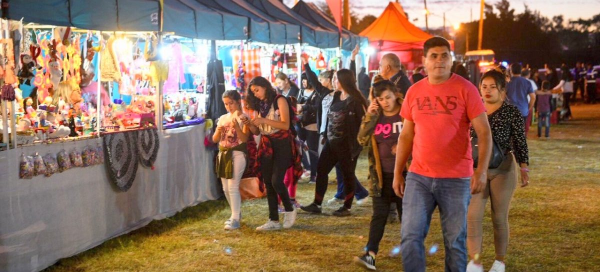 La Municipalidad de Escobar organiza ferias navideñas de emprendedores locales en múltiples espacios públicos del distrito