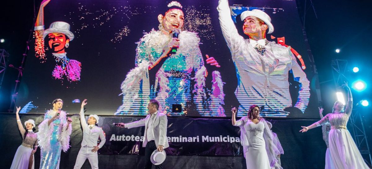 Nito Artaza y Cecilia Milone inauguraron el Autoteatro Seminari de Escobar