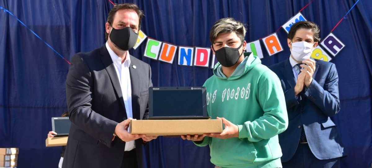 Sujarchuk y el ministro Trotta entregaron netbooks del programa Juana Manso y recorrieron las instalaciones del CELI y Estación Maker
