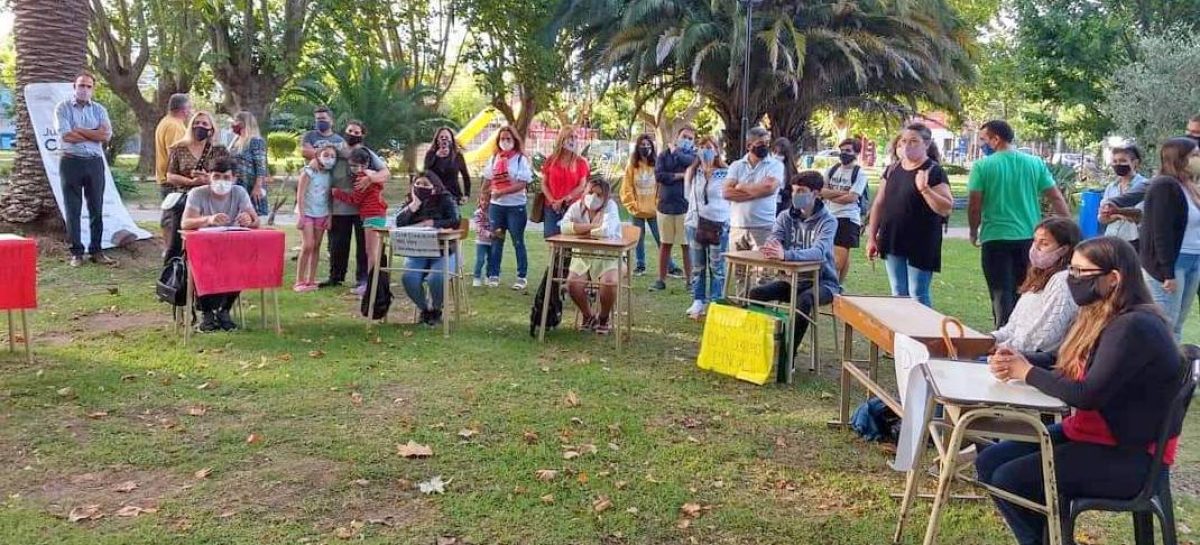 Juntos por el Cambio realizó en Maschwitz una clase abierta para pedir por la educación