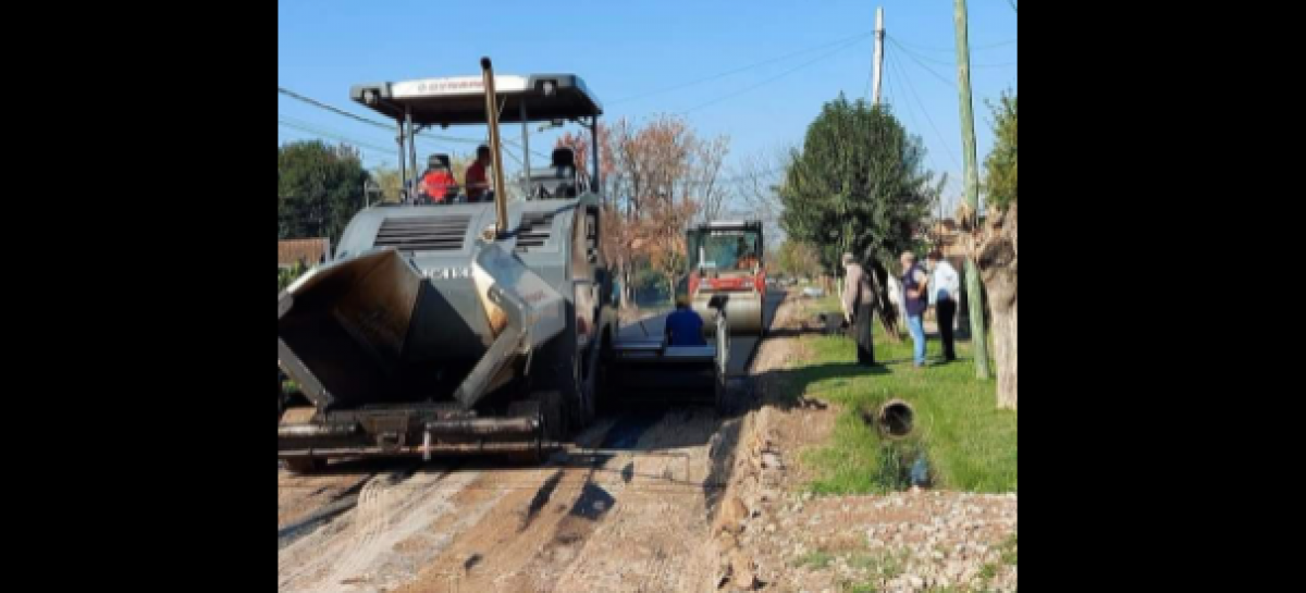 Continúan los trabajos de pavimentación, bacheo, estabilizado y mejoramiento del espacio público en el distrito