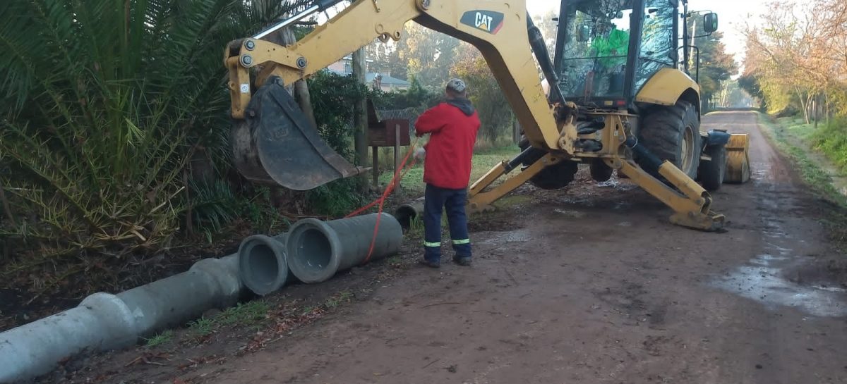 Continúan los trabajos de bacheo, estabilizado y mantenimiento del espacio público en todo el distrito