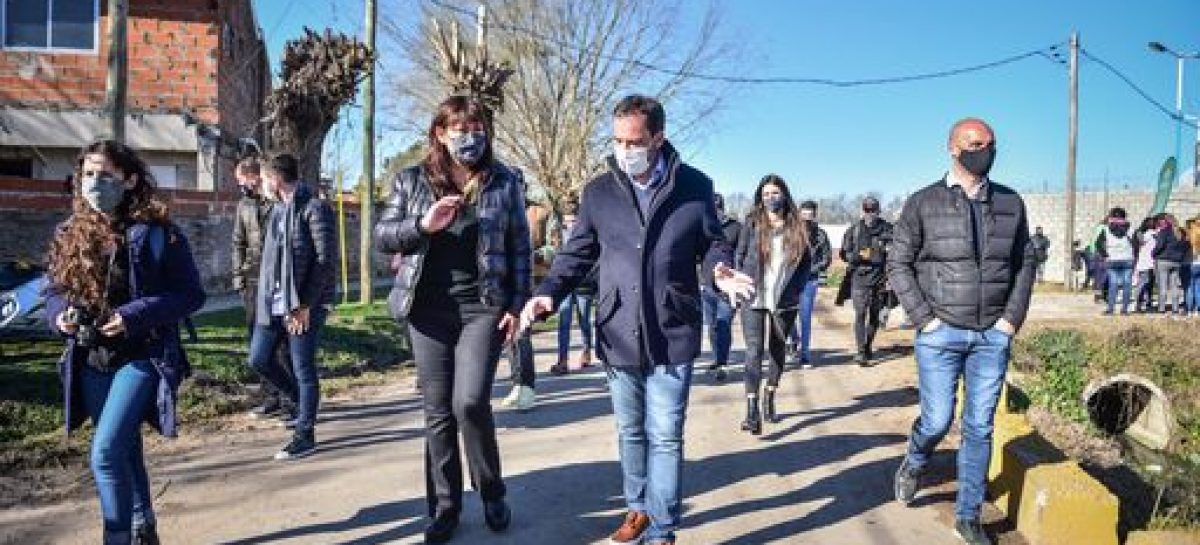 Se firmó un convenio para realizar importantes obras de infraestructura en el barrio Villa La Esperanza del partido de Escobar