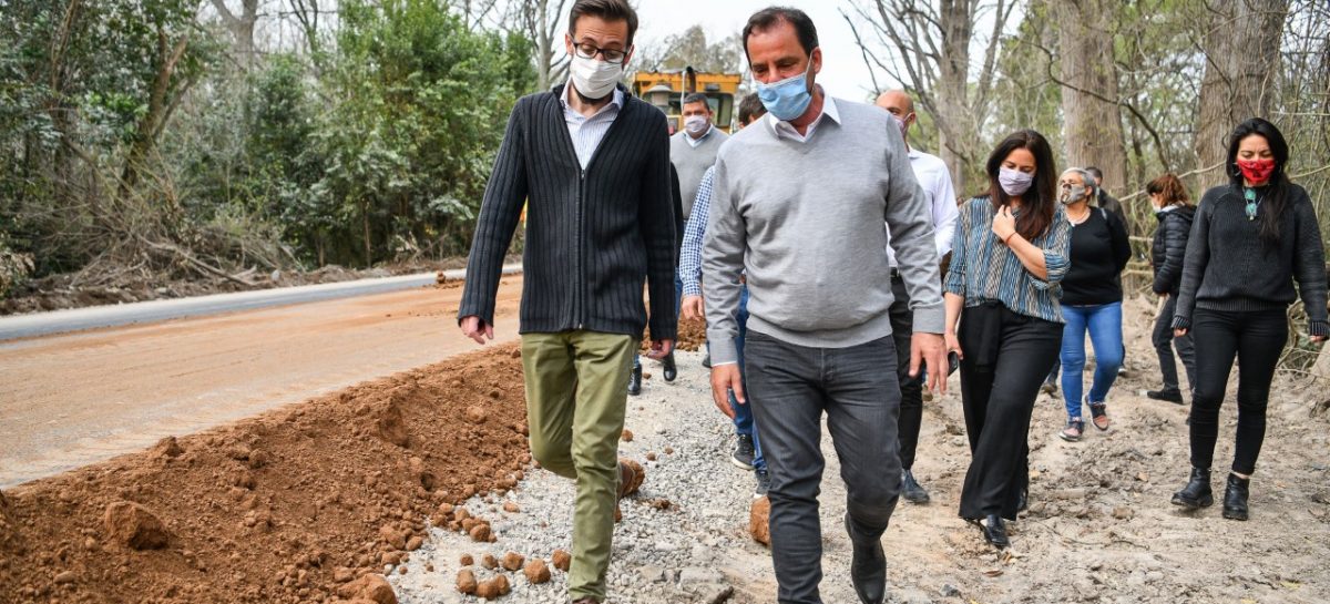 Sujarchuk y el ministro Simone recorrieron trabajos de pavimentación y firmaron un convenio para financiar más obra pública
