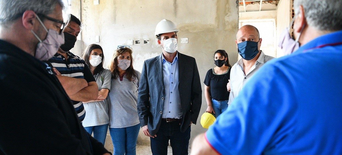 Continúan los trabajos de construcción de la Escuela Secundaria 11 Carlos Fuentealba de Garín