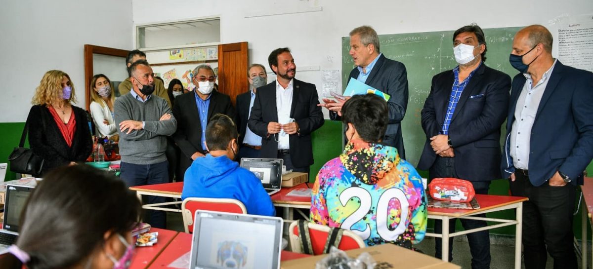 El ministro de Educación Perzyc estuvo en Garín y se reunió con el intendente
