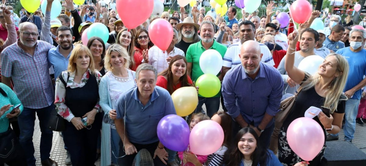 Costa cerró su campaña acompañado de Jorge Macri y Waldo Wolff