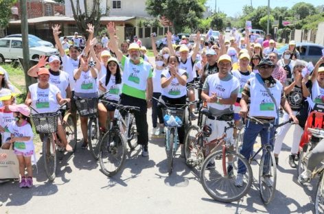 JUNTOS Escobar realizó una bicicleteada familiar en Maquinista Savio