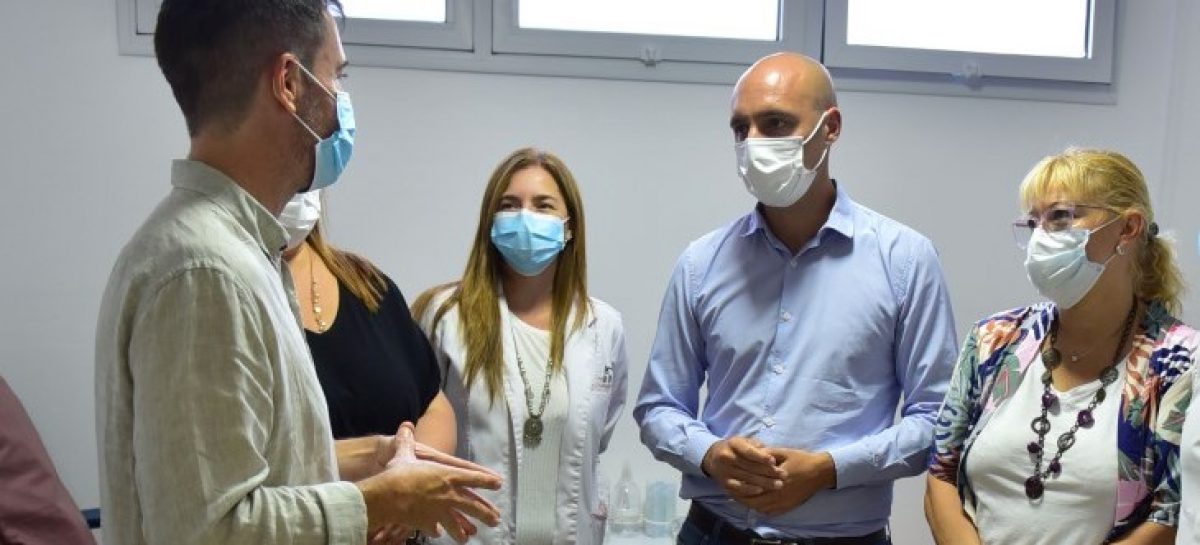 Beto Ramil recorrió la nueva sala de oncología del Hospital Municipal Presidente Néstor Carlos Kirchner
