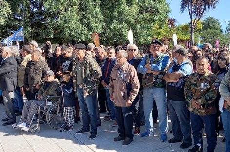 A 40 años de Malvinas: emotivo homenaje a los héroes en la Plaza de los Combatientes de Escobar