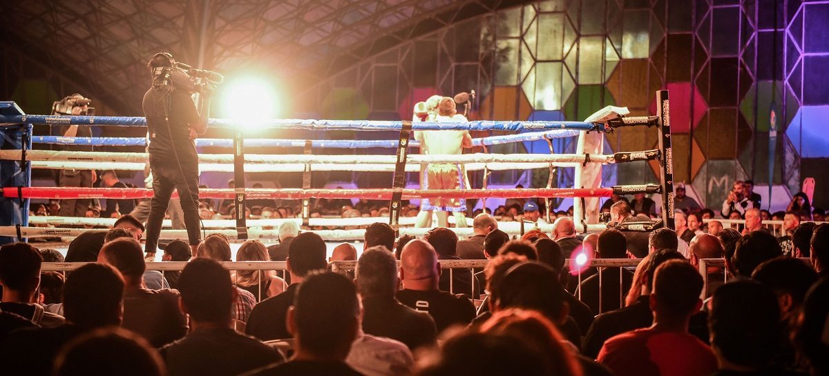 Más de 1000 espectadores disfrutaron el combate internacional de boxeo en el Predio Floral de Belén de Escobar