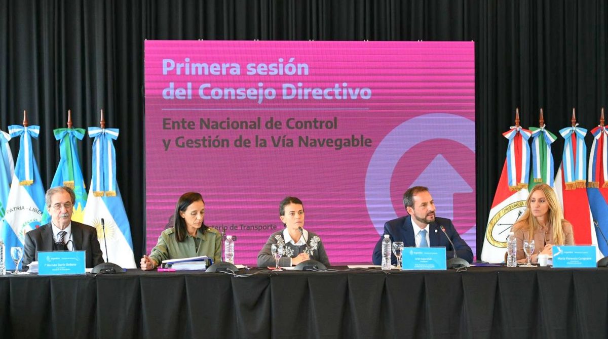 Alexis Guerrera puso en funciones al Ente Nacional de Control y Gestión de la Vía Navegable y Ariel Sujarchuk presidió la primera reunión de su Consejo Directivo