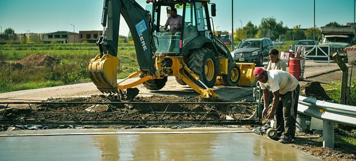 Pavimento y luz: avanzan las obras en las calles Libertad y 5 de Junio e instalan 53 nuevos puntos LED