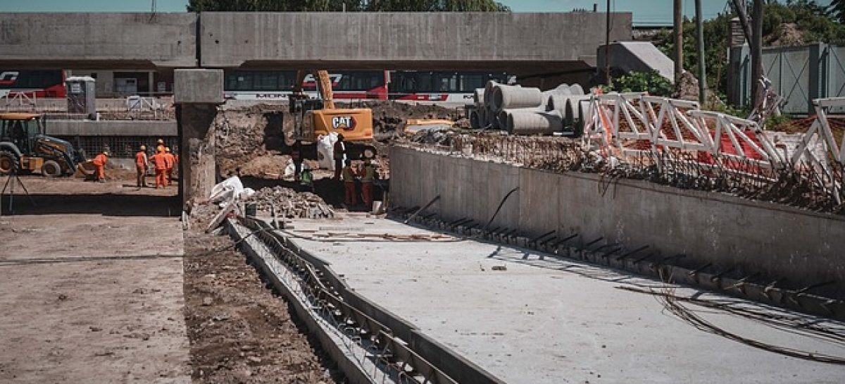 Siguen adelante los trabajos de pavimentación y mejoramiento de la infraestructura urbana en el partido de Escobar