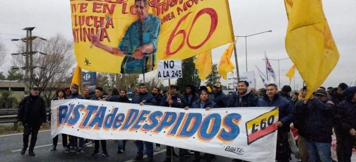 Ahora: paro de la Línea 60, los trabajadores cortan la autopista Panamericana en Ingeniero Maschwitz