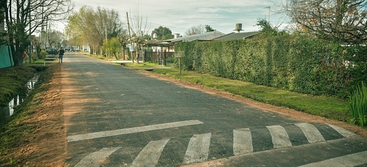 Beto Ramil recorrió nuevas calles pavimentadas en Garín y Matheu