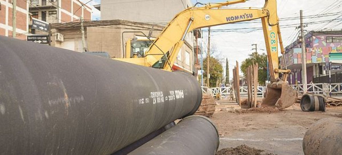 Agua, cloacas y pasos a nivel: avanzan las obras en todo el distrito