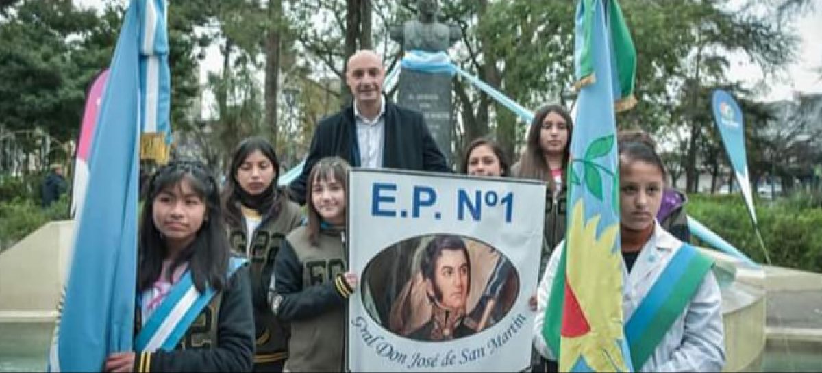 En la plaza principal de Belén de Escobar se realizó el tradicional acto en homenaje al General San Martín