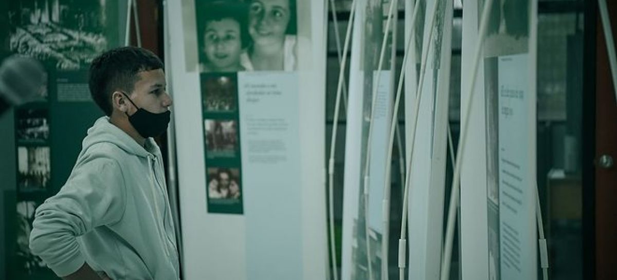 Derechos Humanos: comenzó la muestra cultural sobre Ana Frank en el Colegio Ramón A. Cereijo