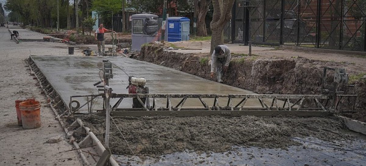 Avanza la obra de pavimentación e hidráulica de la calle Beliera y avenida Independencia