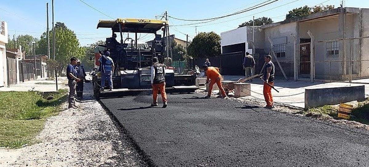 La Municipalidad avanza con los trabajos de estabilizado, bacheo, perfilado y zanjeo en distintos puntos del distrito