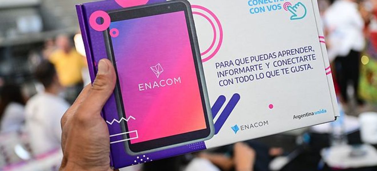 Vecinos del distrito recibieron 3000 tablets del programa Conectando Con Vos