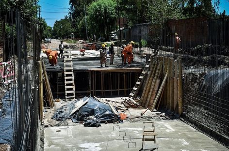 Comenzó la obra de hormigonado y entubamiento del Arroyo Bedoya en Garín
