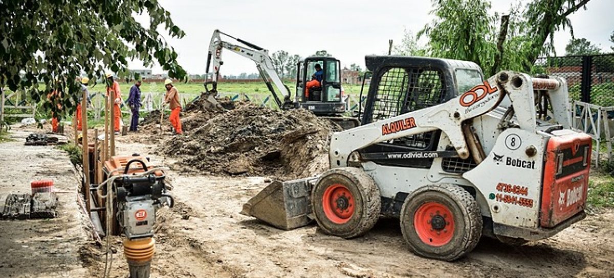 Ing. Maschwitz: se está realizando la instalación de cloacas en el barrio San Miguel y la ampliación de la Escuela Secundaria 16