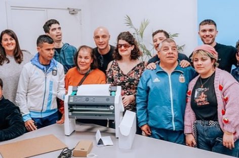 La Municipalidad de Escobar entregó una impresora braille para las personas no videntes del distrito